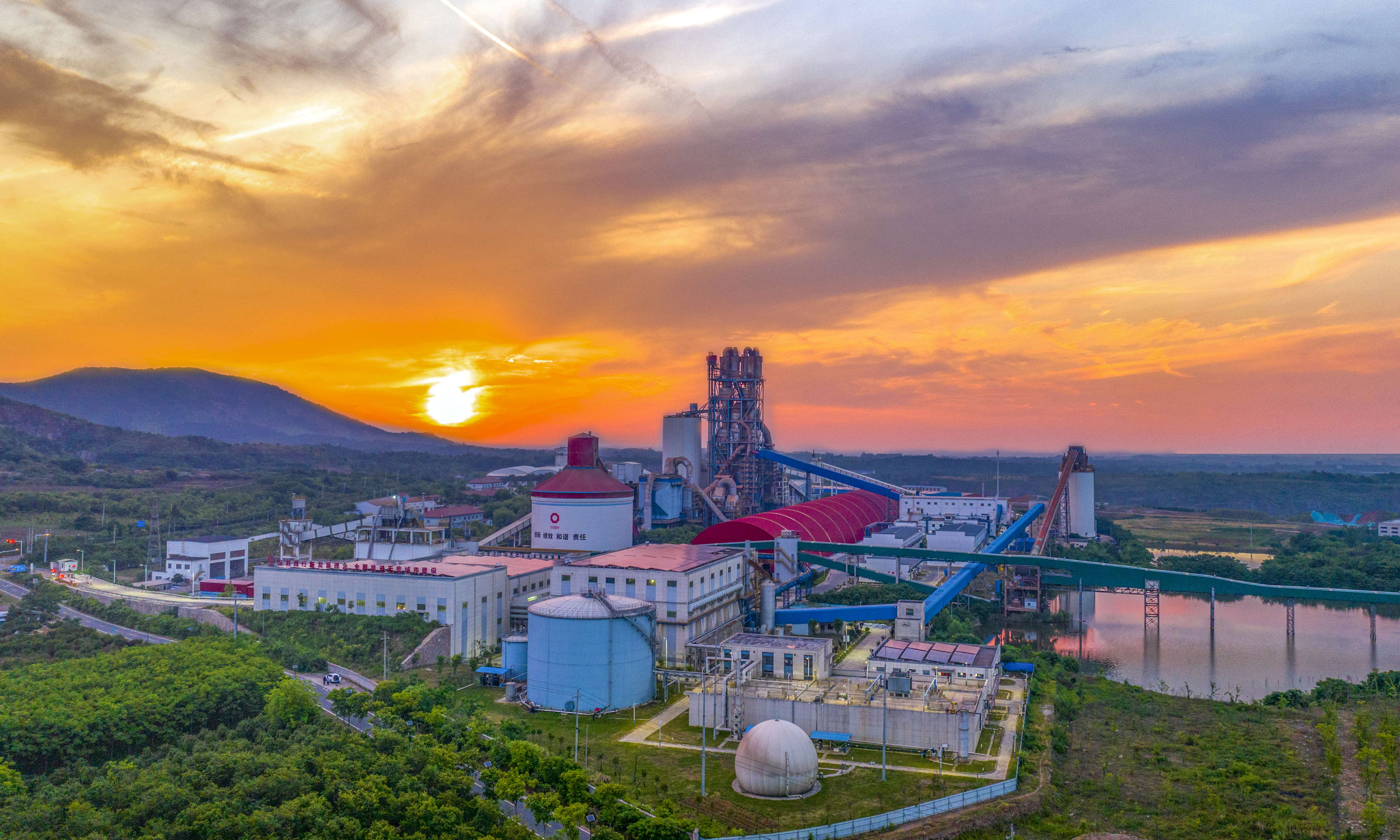 厂区设施全景